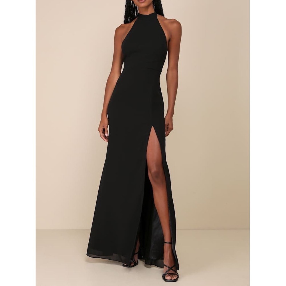 NWT Lulus Captured Your Heart Black Halter Maxi Dress Medium
